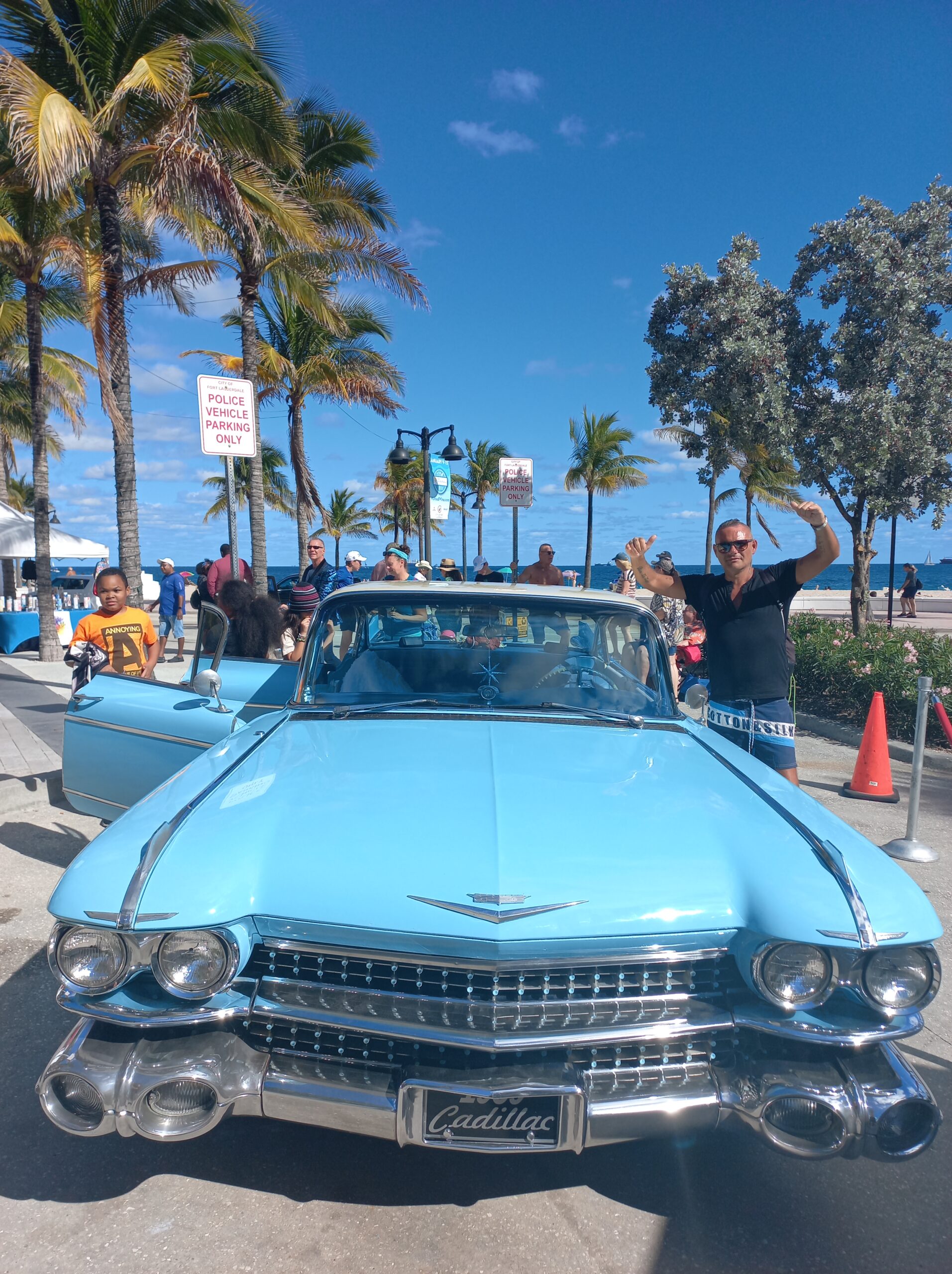 CADILLAC A FORT LAUDERDALE SULLA OLAS BEACH