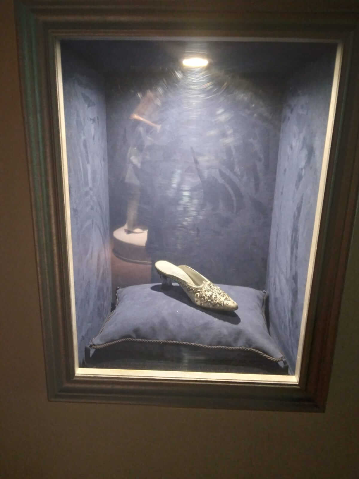cosa vedere a Sant'Agata Feltria, Museo delle fiabe la scarpetta originale di Cynderella Story di Ferragamo