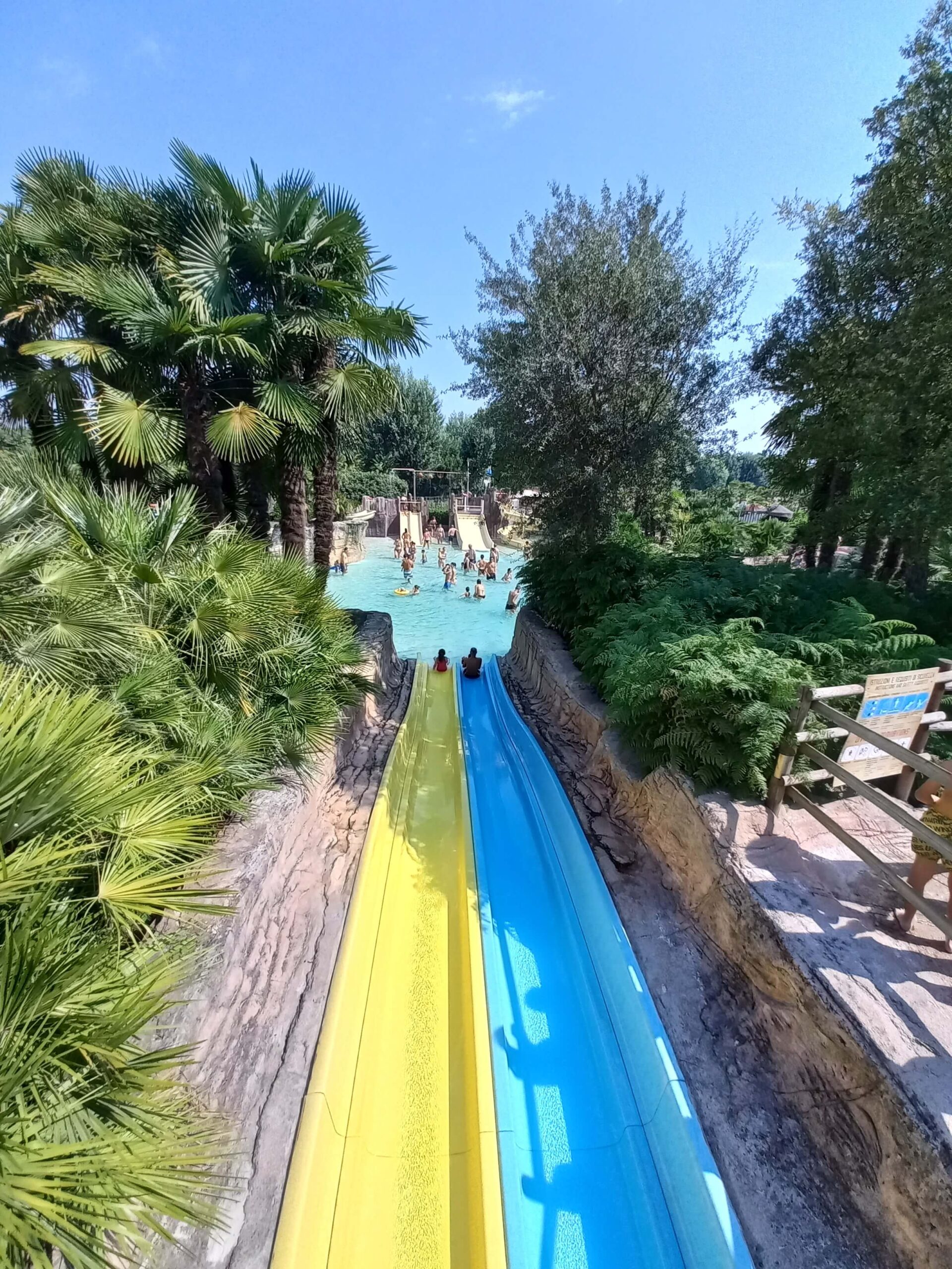 Scivoli a Paradise Island. parco sul Lago di Garda