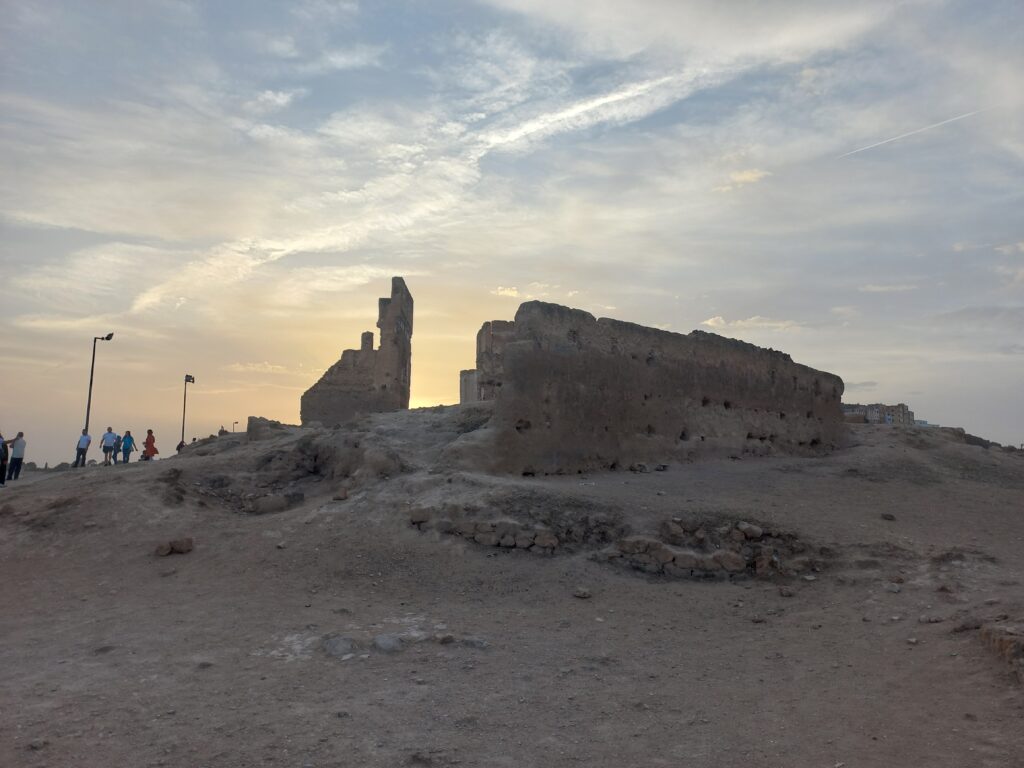 tombe merinidi al tramonto su Fes in Marocco