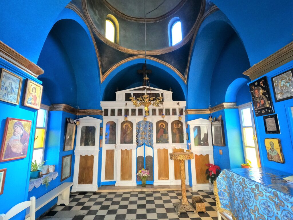 interni della chiesa Saint Nikolaos of Kadena Holy Orthodox Church a Mykonos