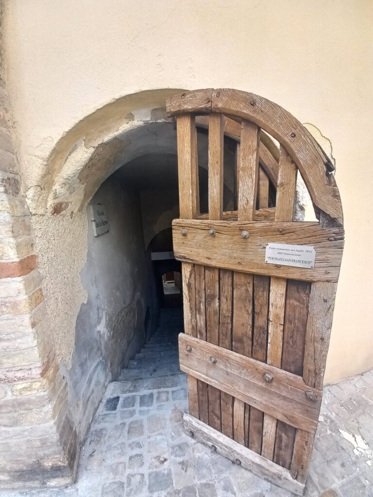 Cosa vedere nel centro di Ancona, Vicolo della Serpe