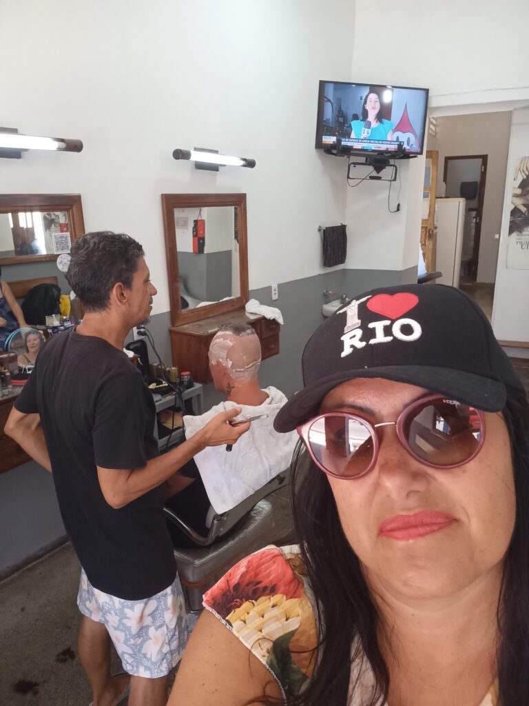 taglio di capelli ad Ilheus