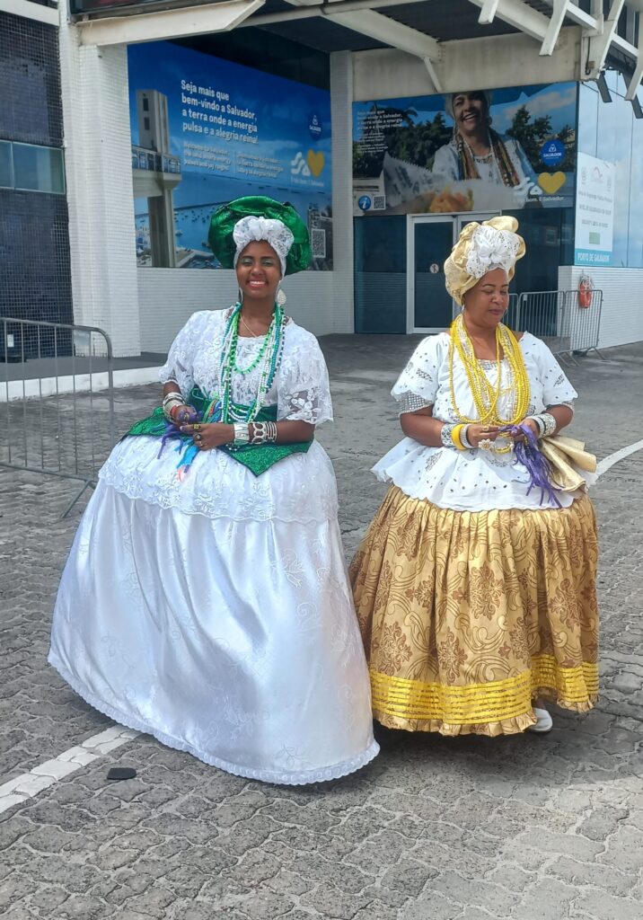 Baianas in vestiti tipici