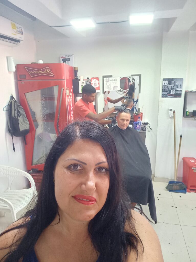 taglio di capelli a San Andres da Victor Barber shop