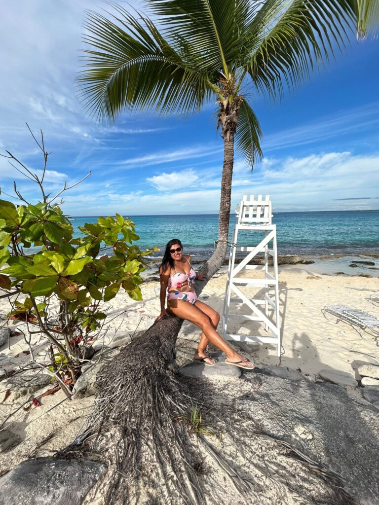 Isola Catalina spiaggia di Costa Crociere, foto tra le palme