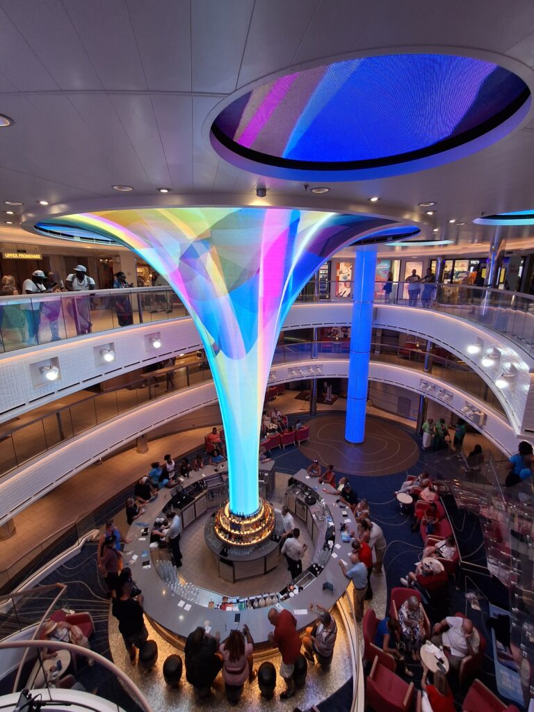 Horizon Atrium & Bar