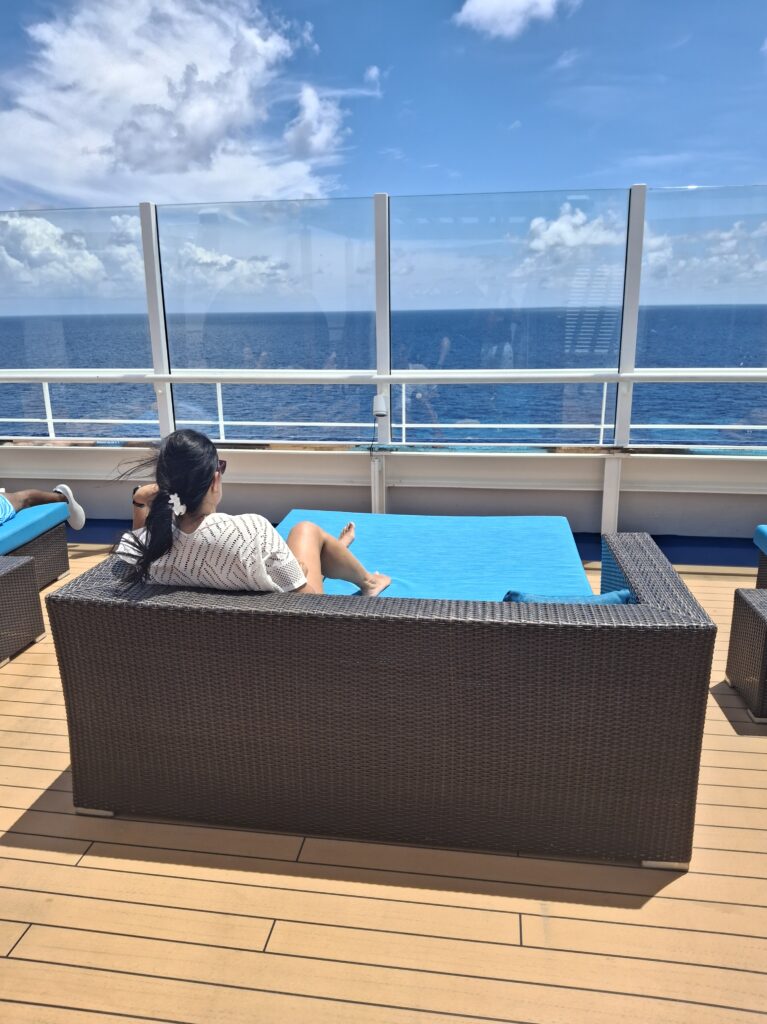 Divani vista mare su nave da crociera