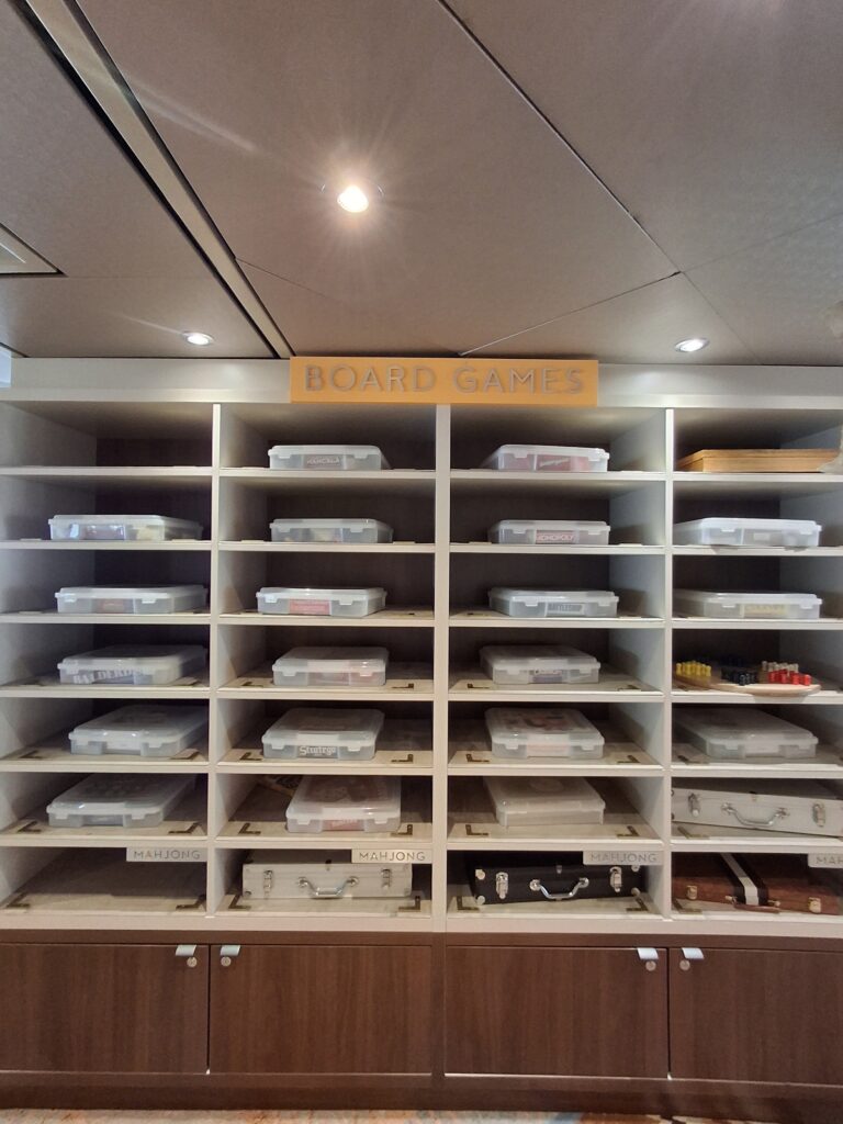 Giochi in scatola su nave da crociera