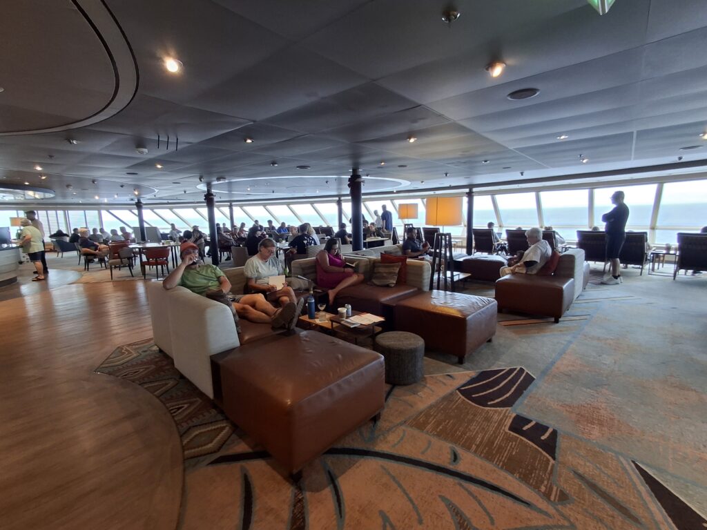 Crow's Nest su Holland America