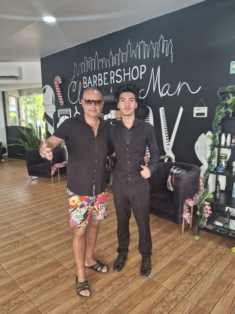 Io e Fernando, barbiere di Jalisco in Messico