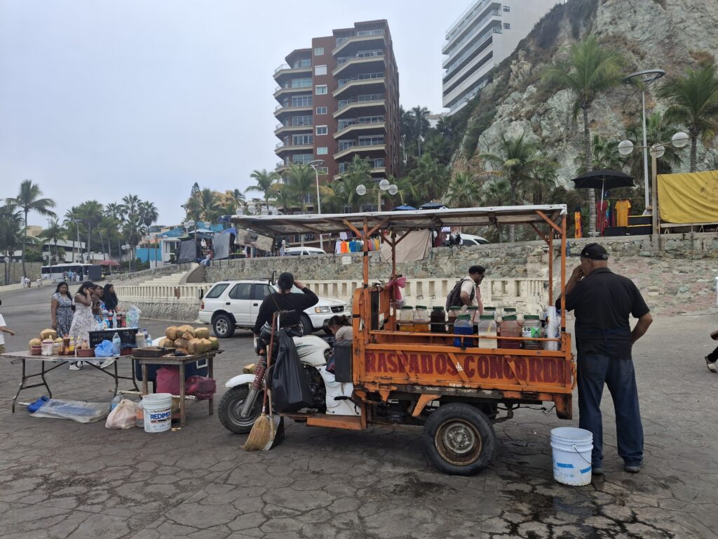 Venditori ambulanti sul Malecon Mazatlàn