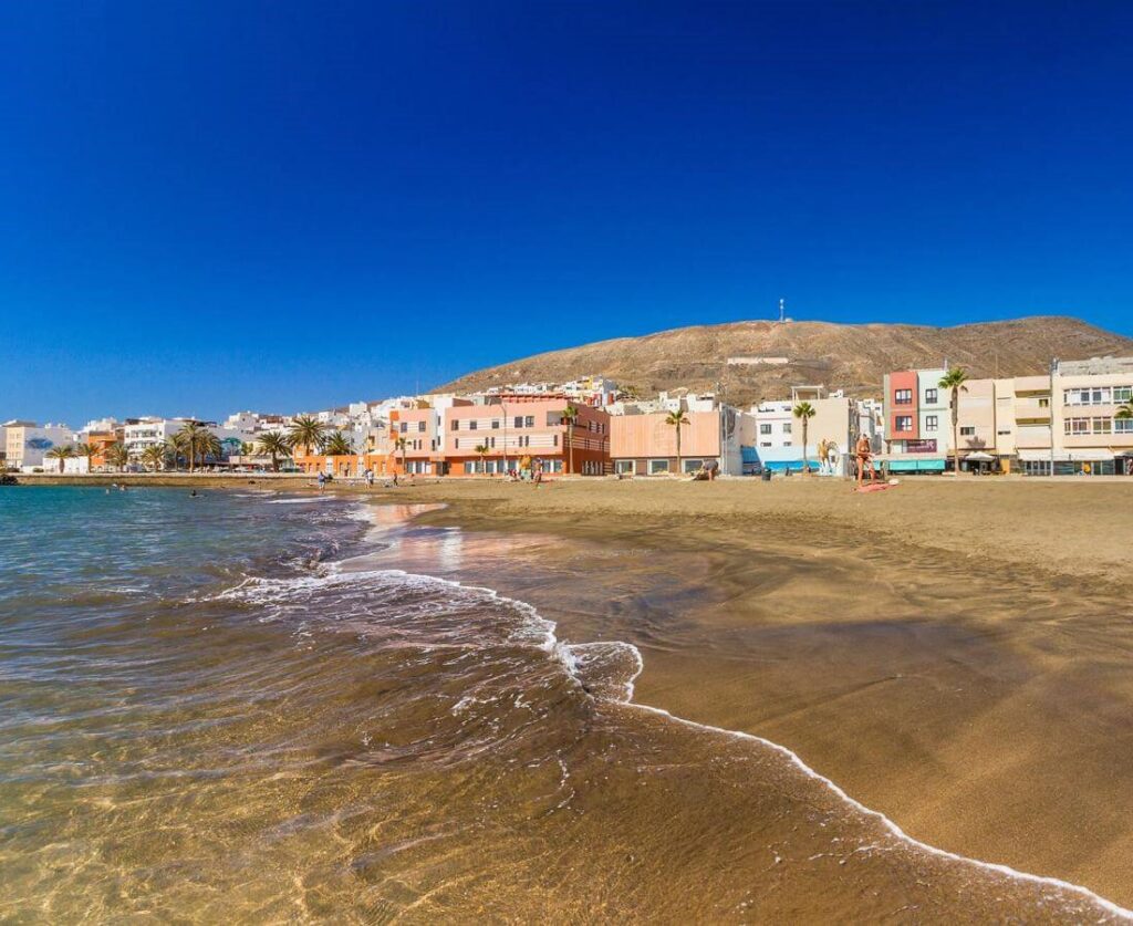 Gran Tarajal spiaggia e paese Canarie