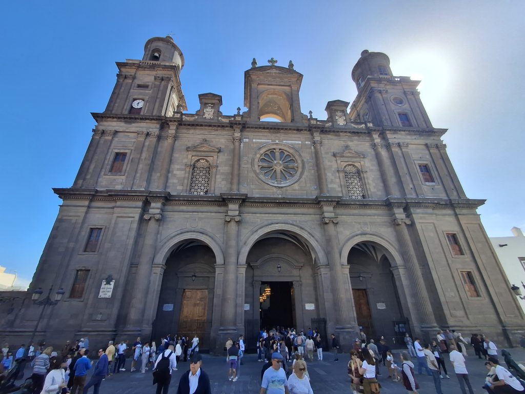 Cosa vedere a Las Palmas di Gran Canaria in un giorno, Catedral de Santa Ana