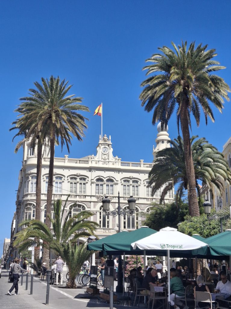 La facciata decorata del Gabinete Literario