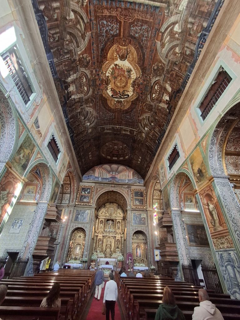 Gli interni in legno e azulejos della Cattedrale di Funchal, (Sé Catedral de Nossa Senhora da Assunção