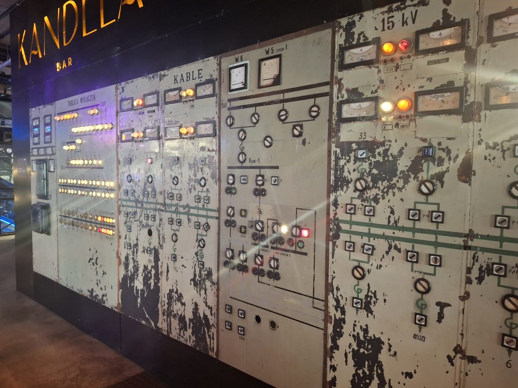 Quadri elettrici originali dell'Elektrownia Powiśle